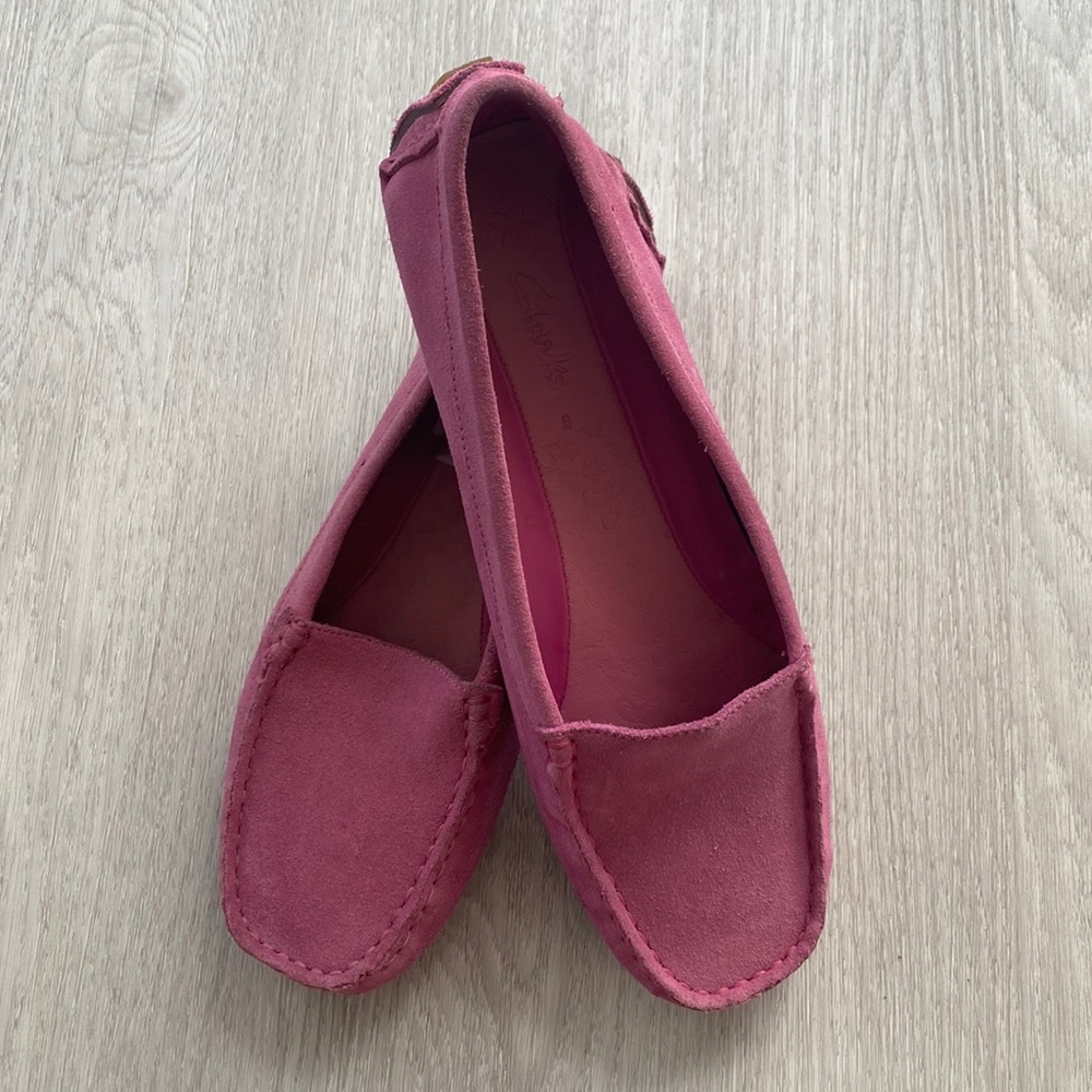 Brand new! Clarks sued flats - US size 8